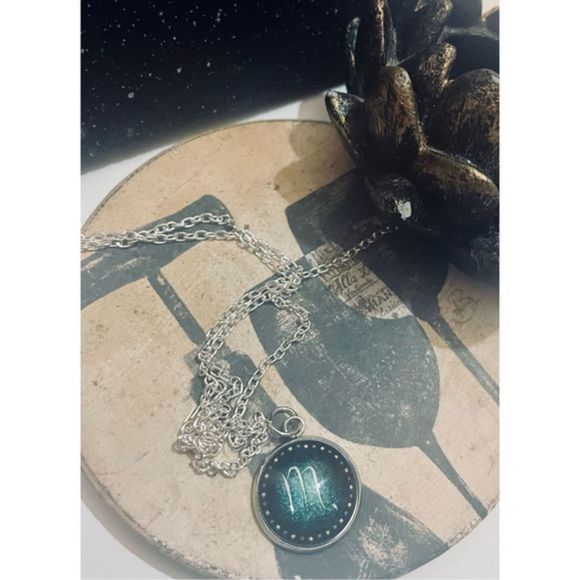 Scorpio glow in THE DARK ZODIAC HOROSCOPE STAR SIGN NECKLACE - Picture 2 of 14